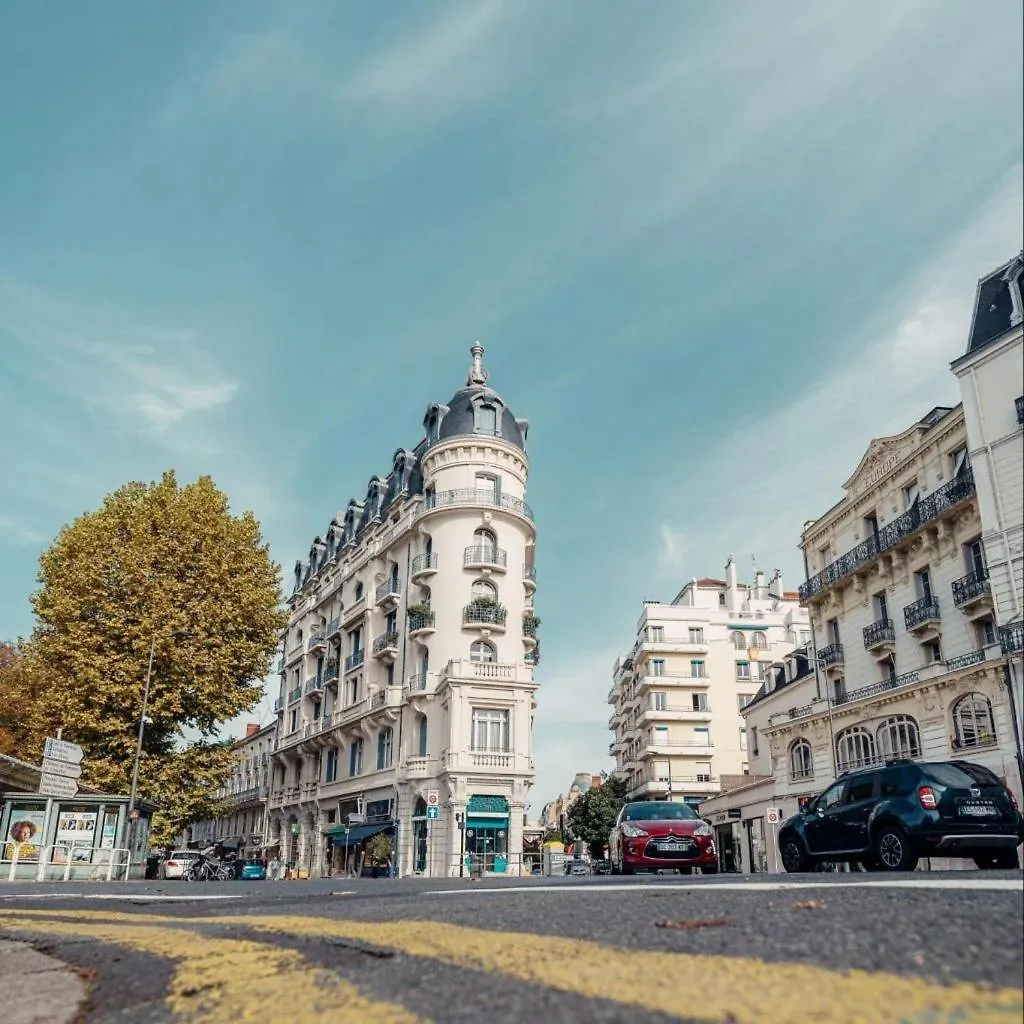 Appartement Lumineux Proche Du Parc Des Sources Vichy Apartment